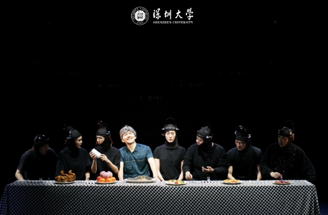 深圳大学多媒体原创实验剧目在京上演 探索戏剧舞台表达新路径 深圳大学多媒体原创实验剧目在京上演 探索戏剧舞台表达新路径